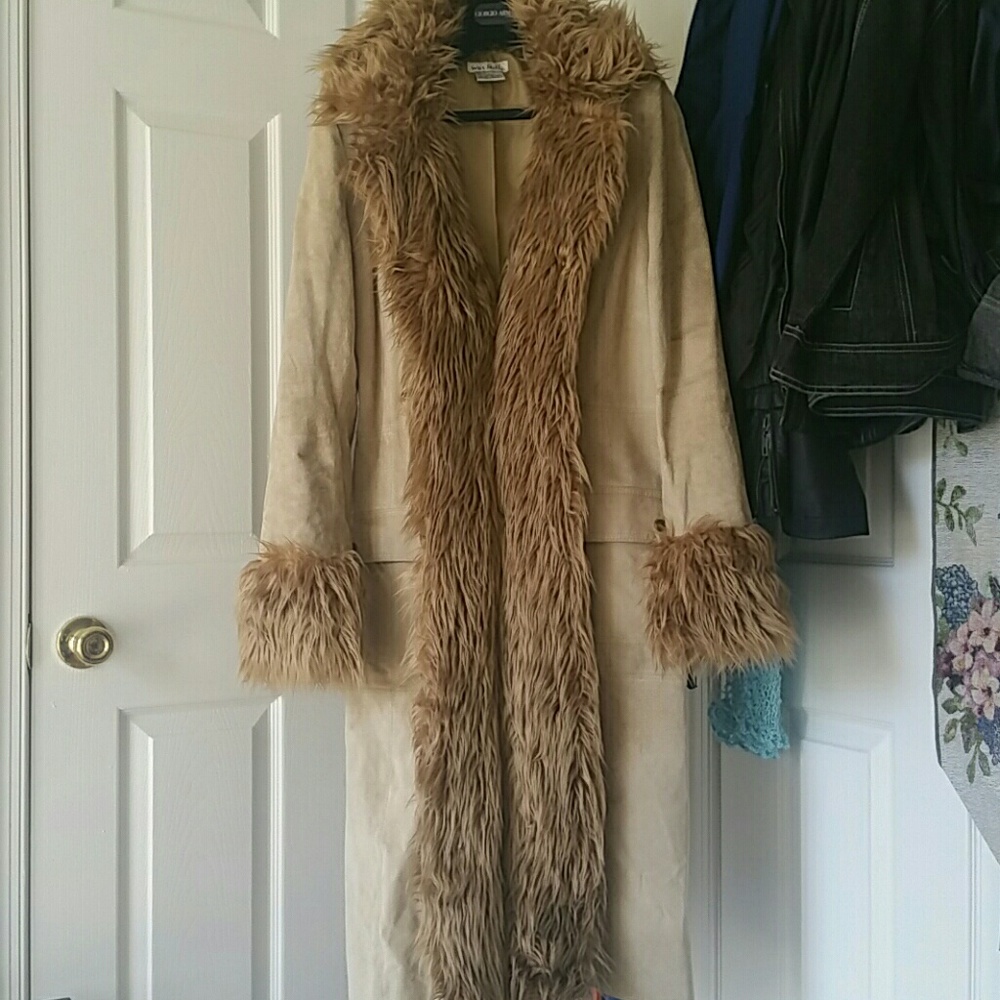 WET SEAL FAUX FUR COAT size 8