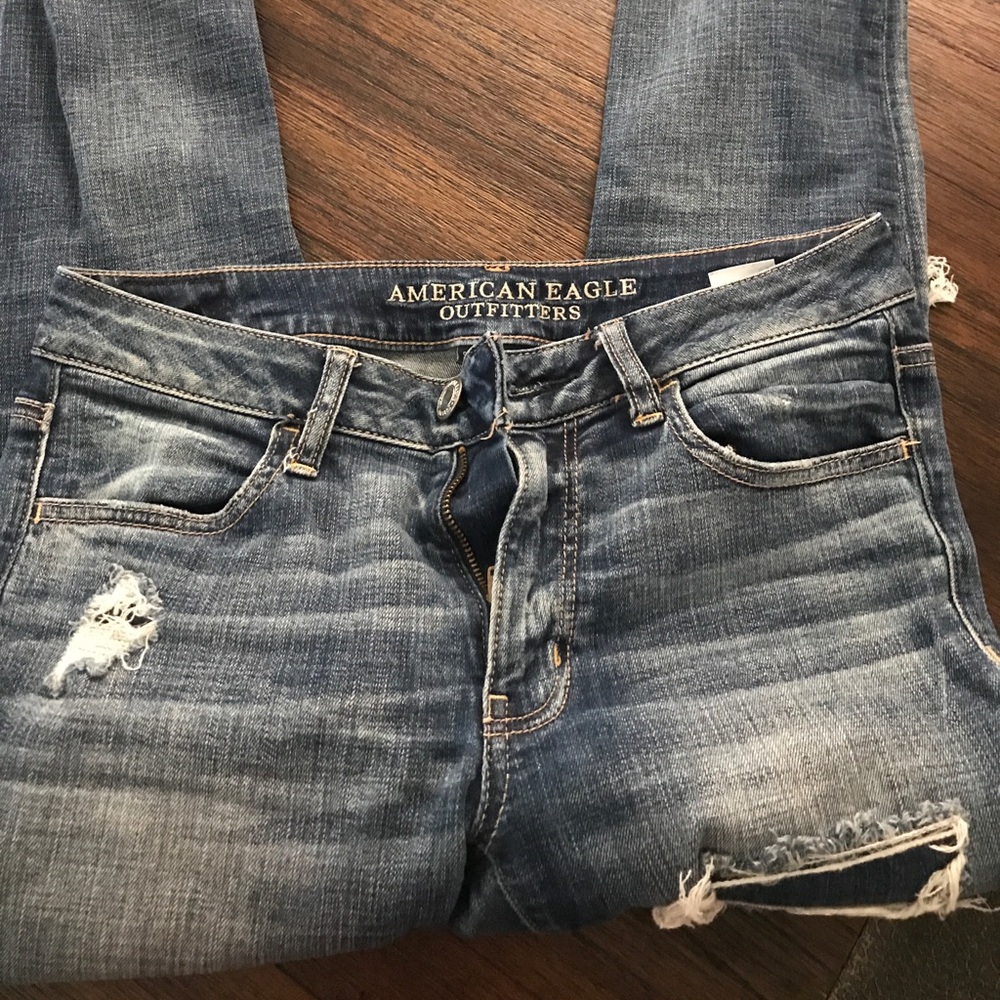 AEO distressed skinnies