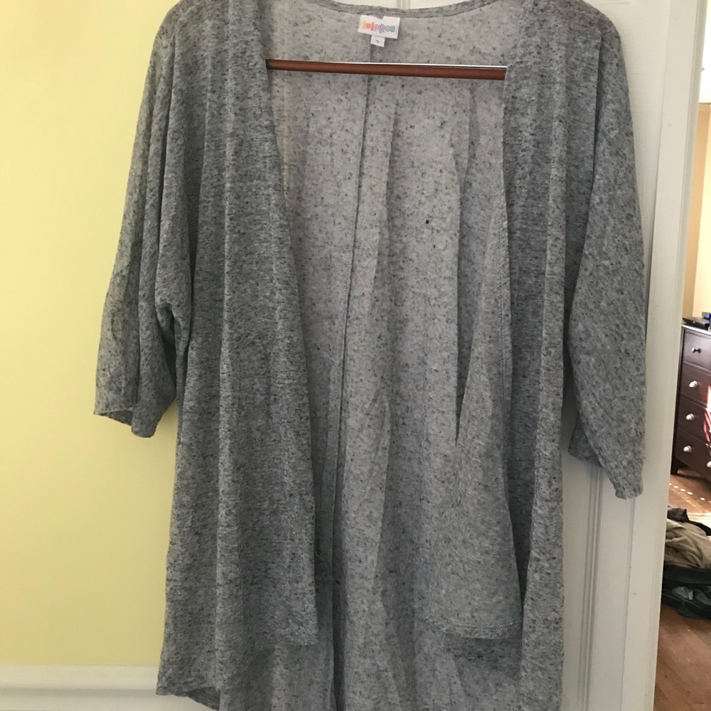 Lularoe Lot! 2 leggings and a Lindsay.