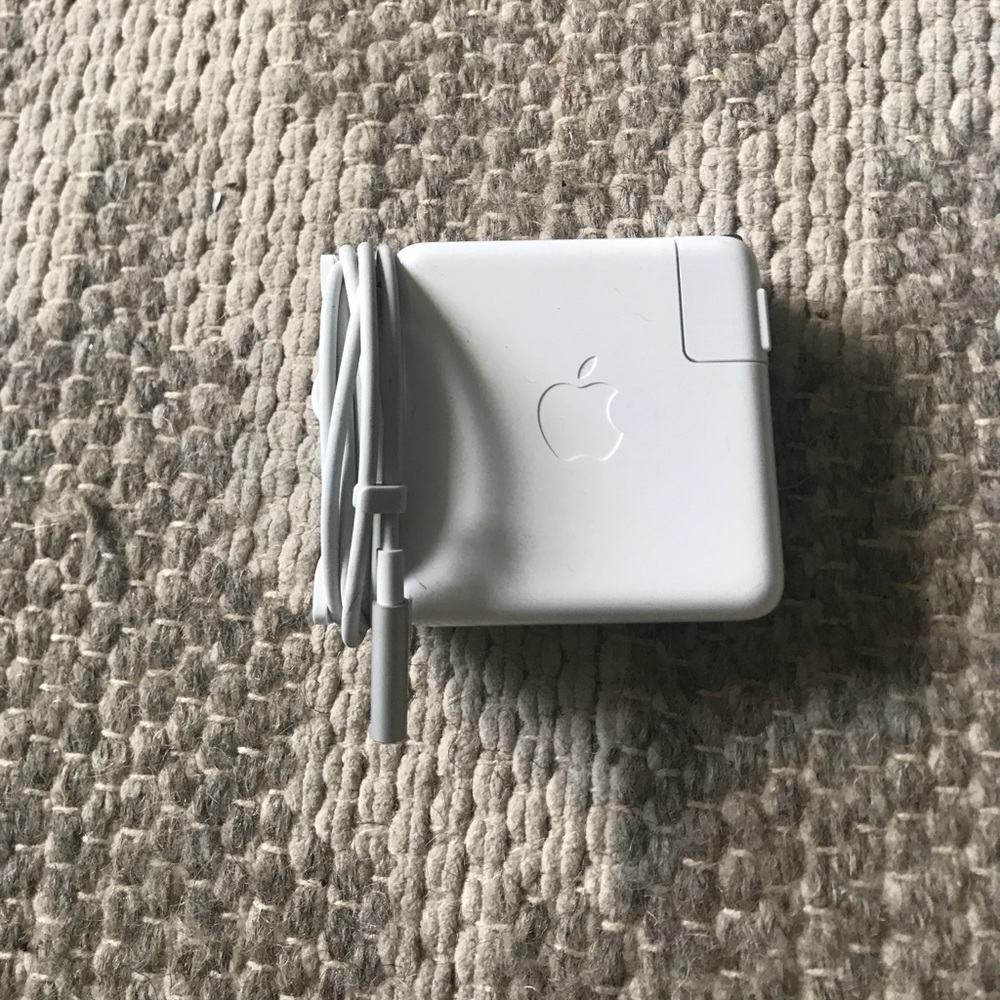 MacBook Power Adapter