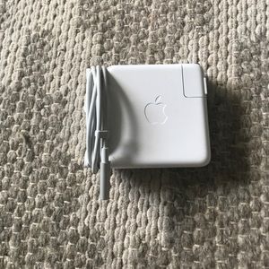 MacBook Power Adapter