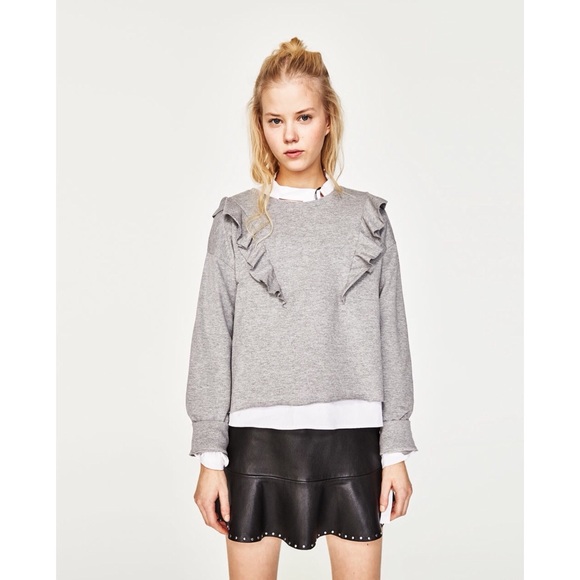 Zara Sweaters - ✨ HP✨CROPPED SWEATSHIRT WITH FRILLS✨
