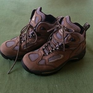 Vasque hiking boots