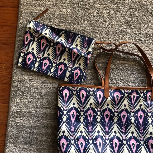 Stella & Dot Reversible Voyage Tote - Picture 3 of 4