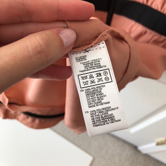 ❣️❗️FINAL PRICE➖DONATING SOON.
 F21 zipper front dress - Picture 4 of 5