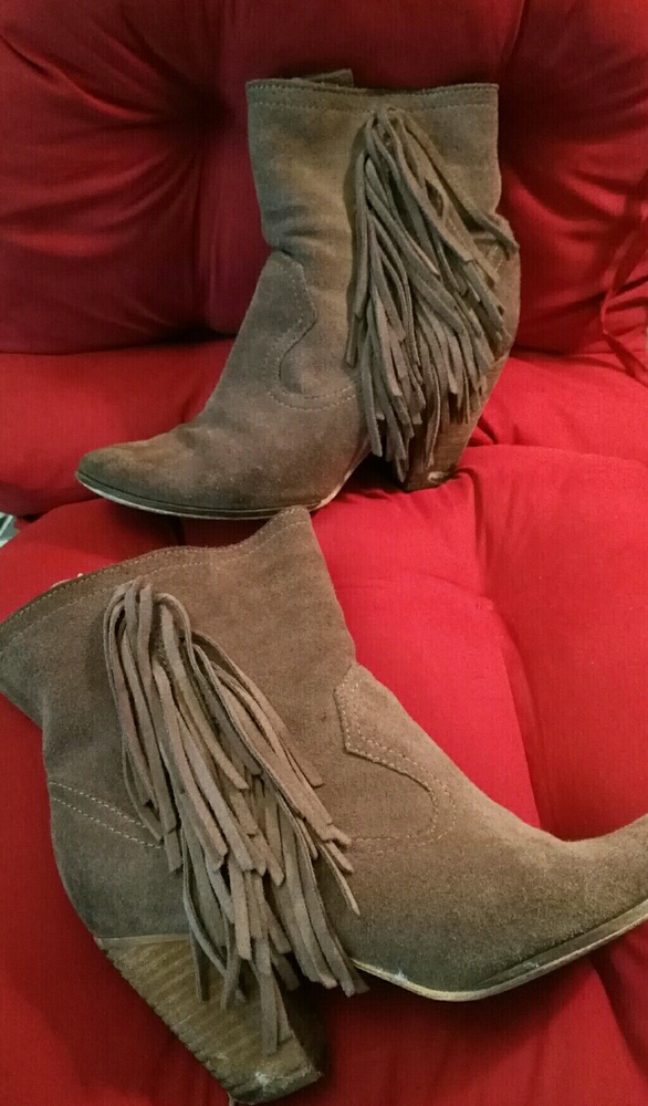 Steve Madden tan suede fringe heel booties