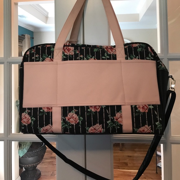 Betsey Johnson Floral Weekender w Flower Charm - Picture 7 of 8