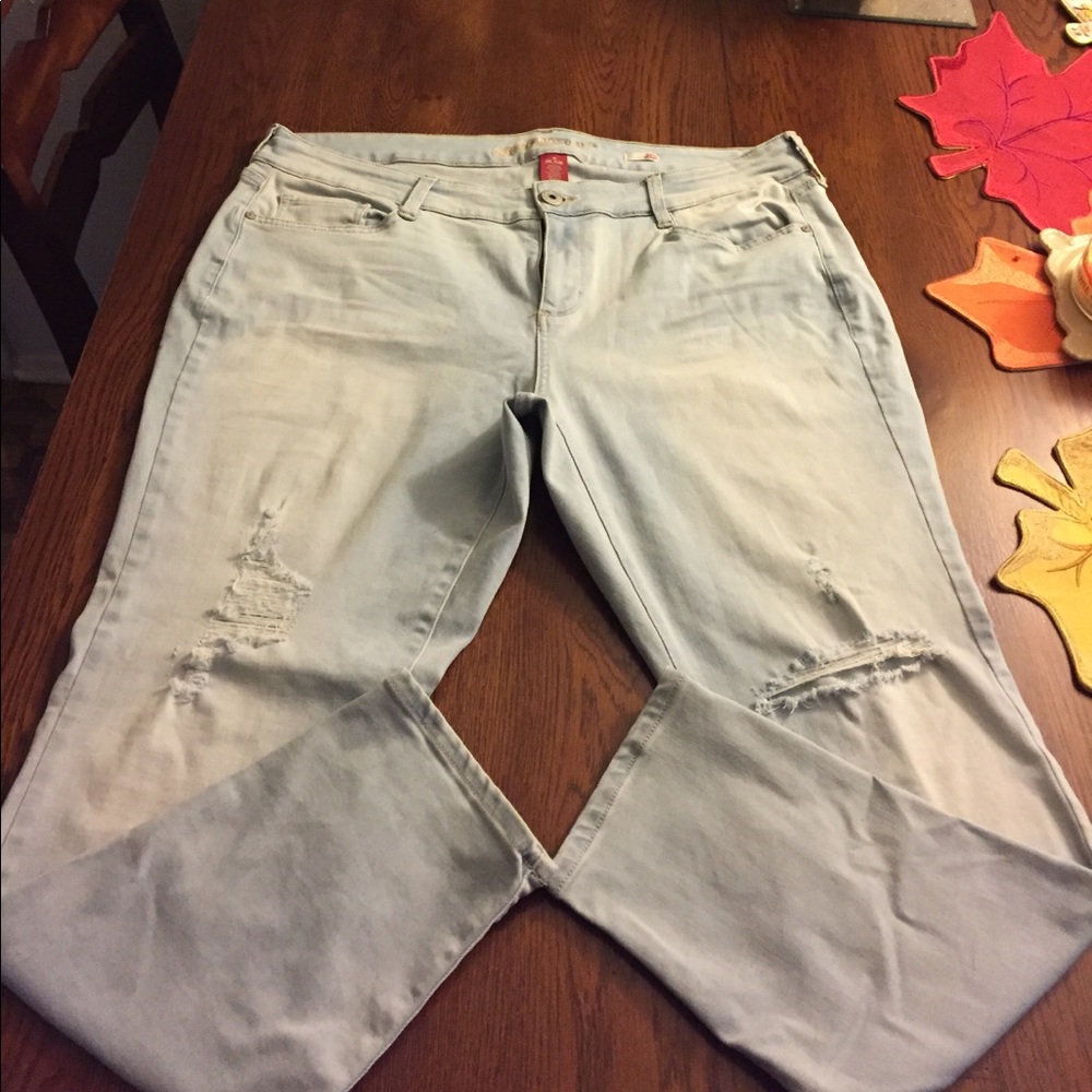 Arizona Super Skinny Distressed Jeans - Jr Plus