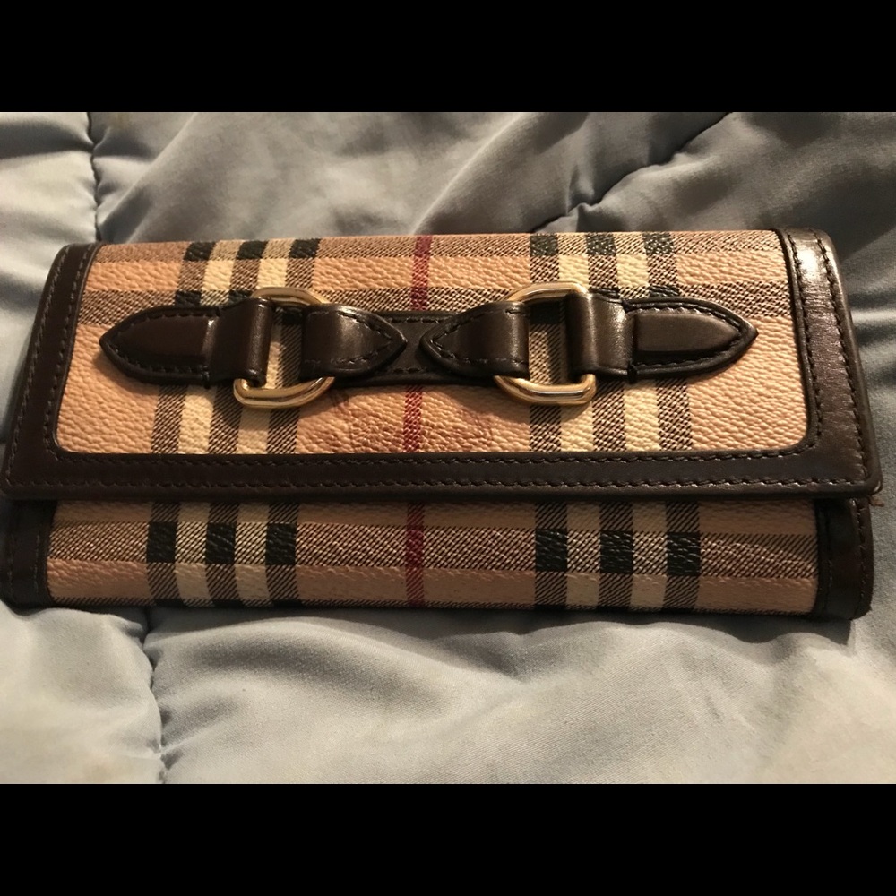 Authentic Burrberry long wallet