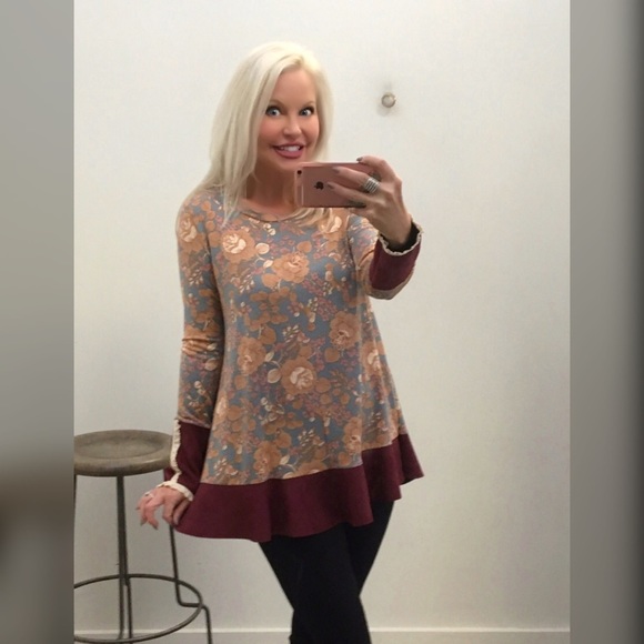 LAST 2! ❤️Stunning Velvet Trim Floral Print Tunic - Picture 3 of 5