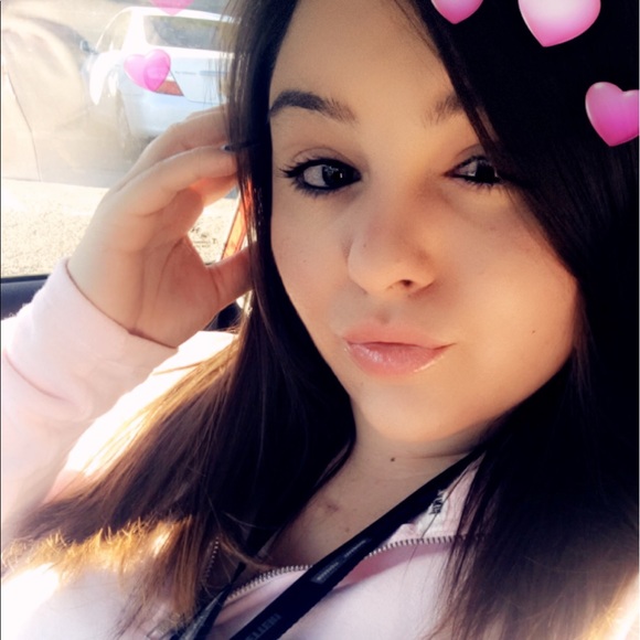 Meet your Posher, Kristen - Picture 1 of 1