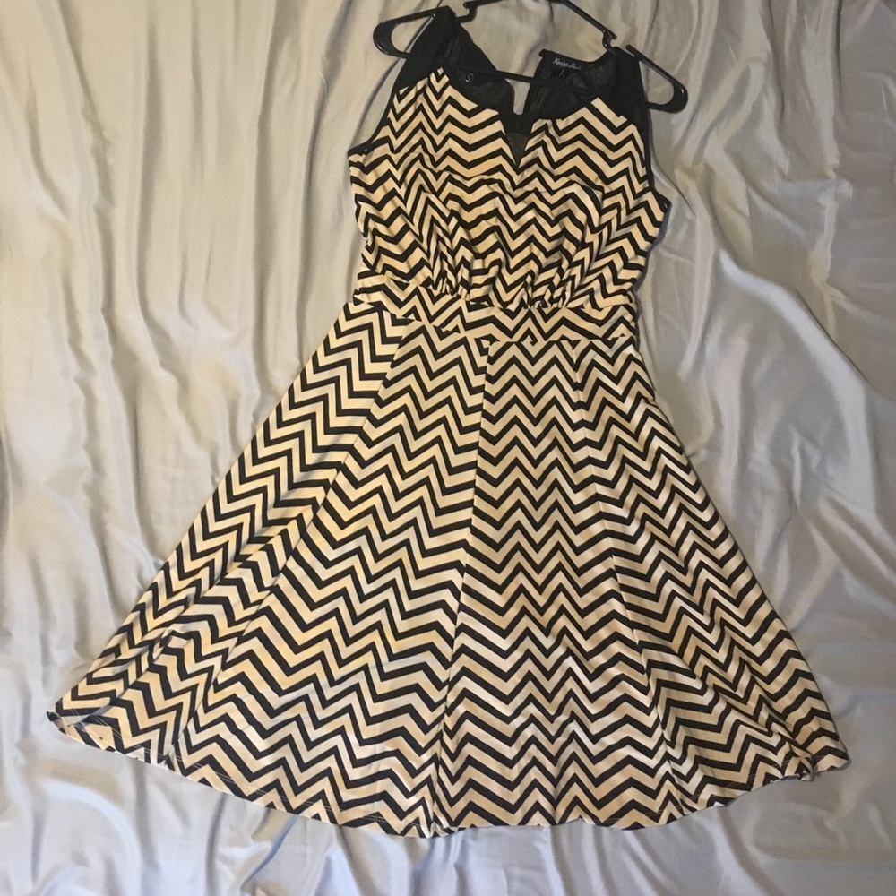 Knapp studio chevron dress size small