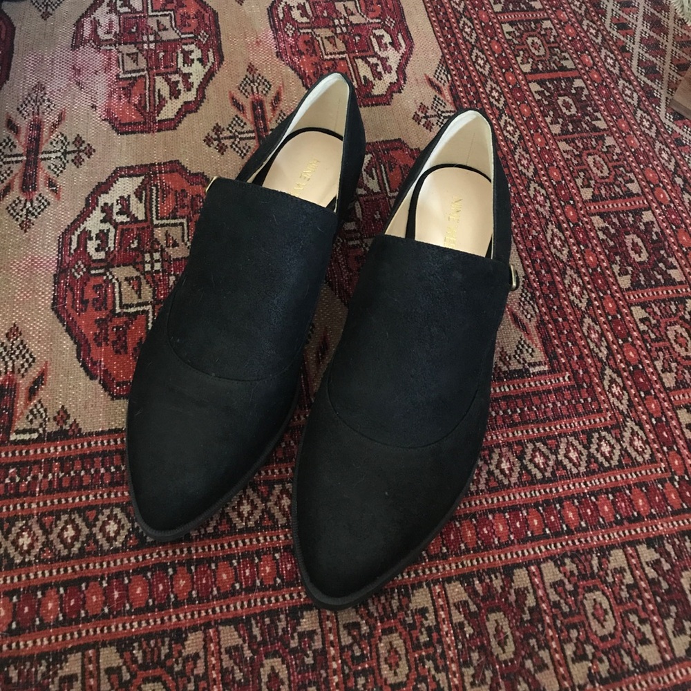 Nine West pointed suede loafers