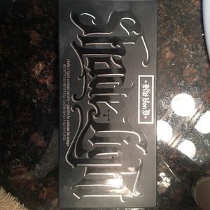 Kat Von D shade & light