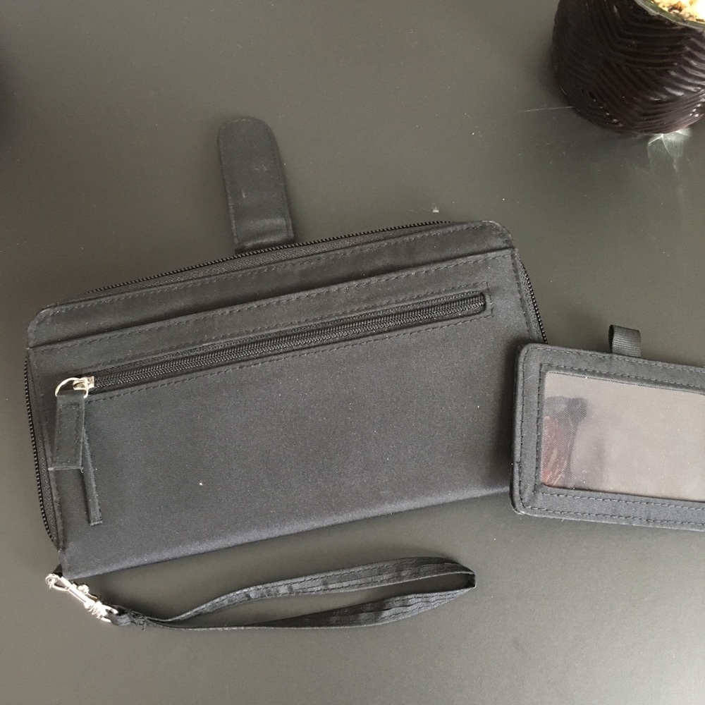 Zippered checkbook