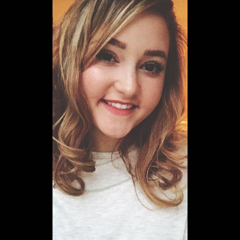 Meet your Posher, Chloe