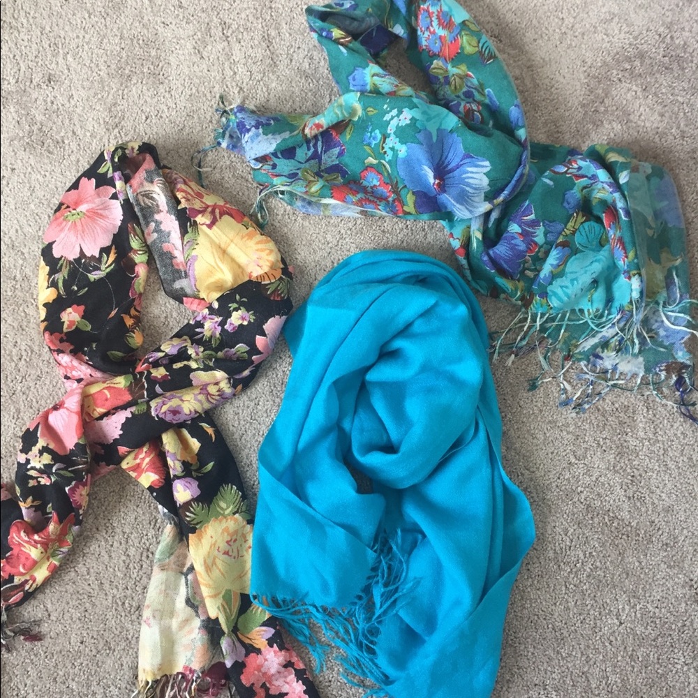 Scarf Bundle! - image 1