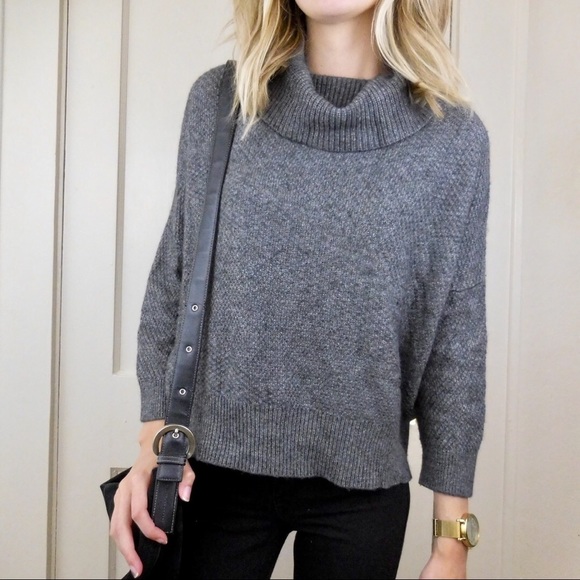 Ann Taylor Sweaters - Ann Taylor LOFT Boxy Turtleneck