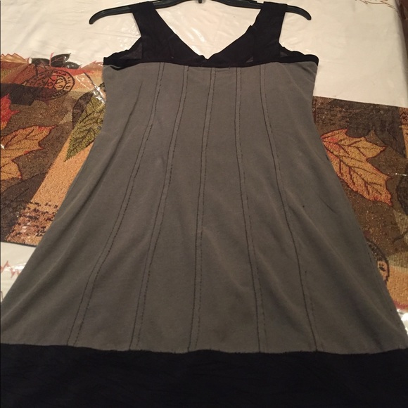 black dress - Picture 2 of 4