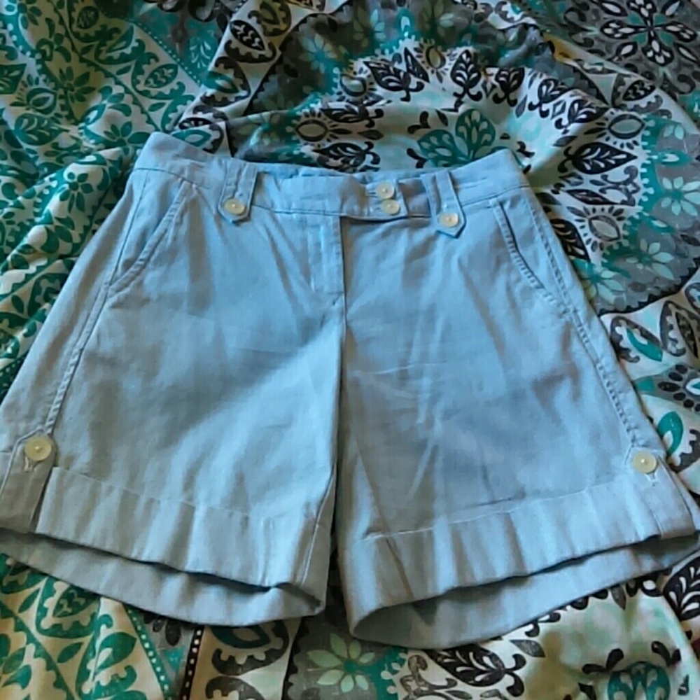 Like-new light blue Bermuda shorts $$