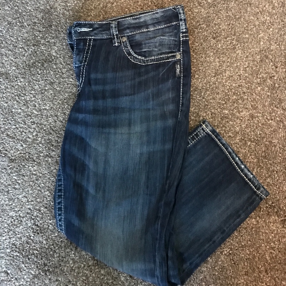 Silver Capris. Size 16.