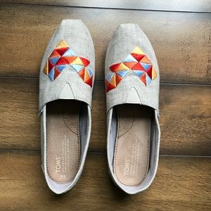 Toms natural burlap embroidery classic shoes