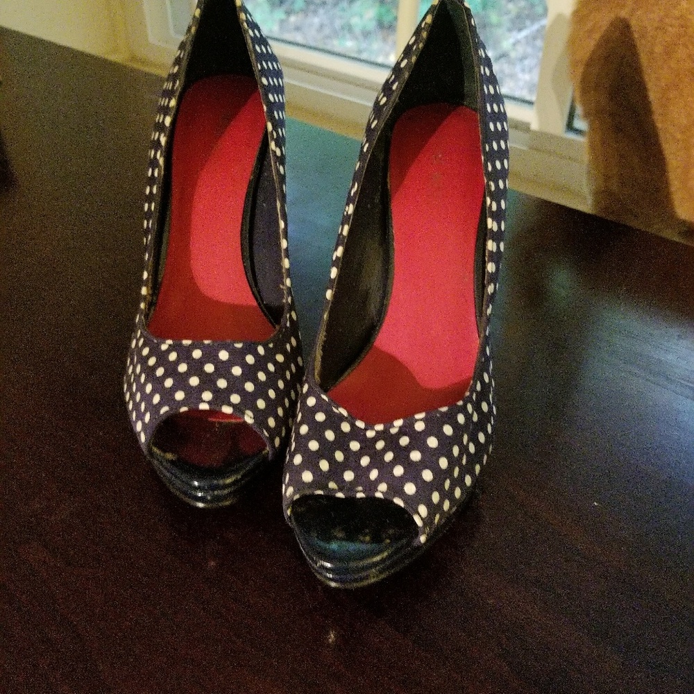 Navy blue polka dot peeptoes