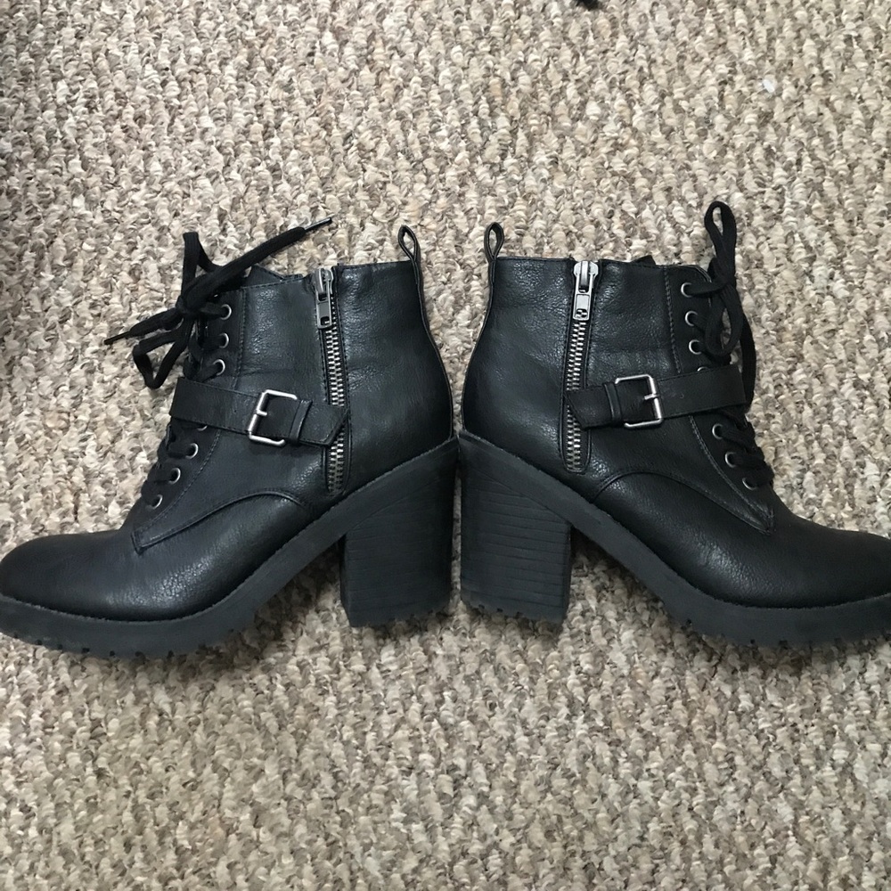 Rampage chunky combat style boot