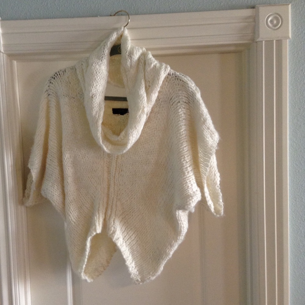 Flirty Jessica Simpson sweater and scarf!!