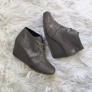 🌲TOMS Metallic Gunmetal Sneaker Booties🌲