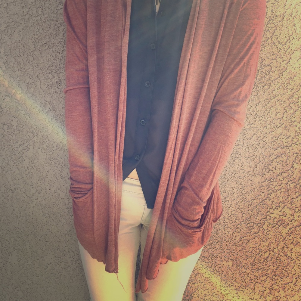 Ambiance light-weight brownish-red cardigan