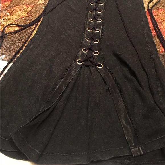Strapless black dress with corset back - Picture 4 of 4