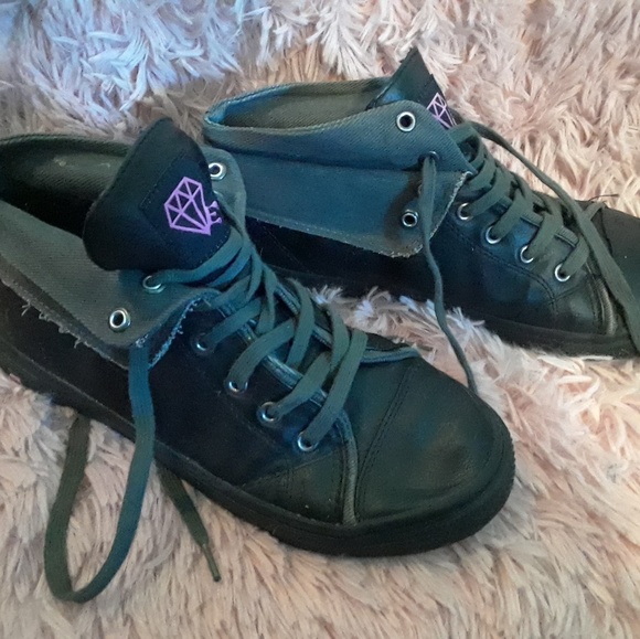 Tatertot Black Sneakers - Picture 3 of 4