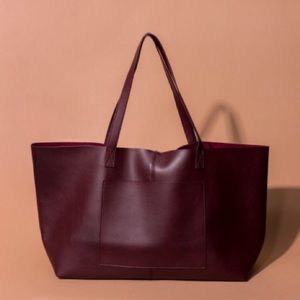 Cute and in excellent condition Summer & Rose bag