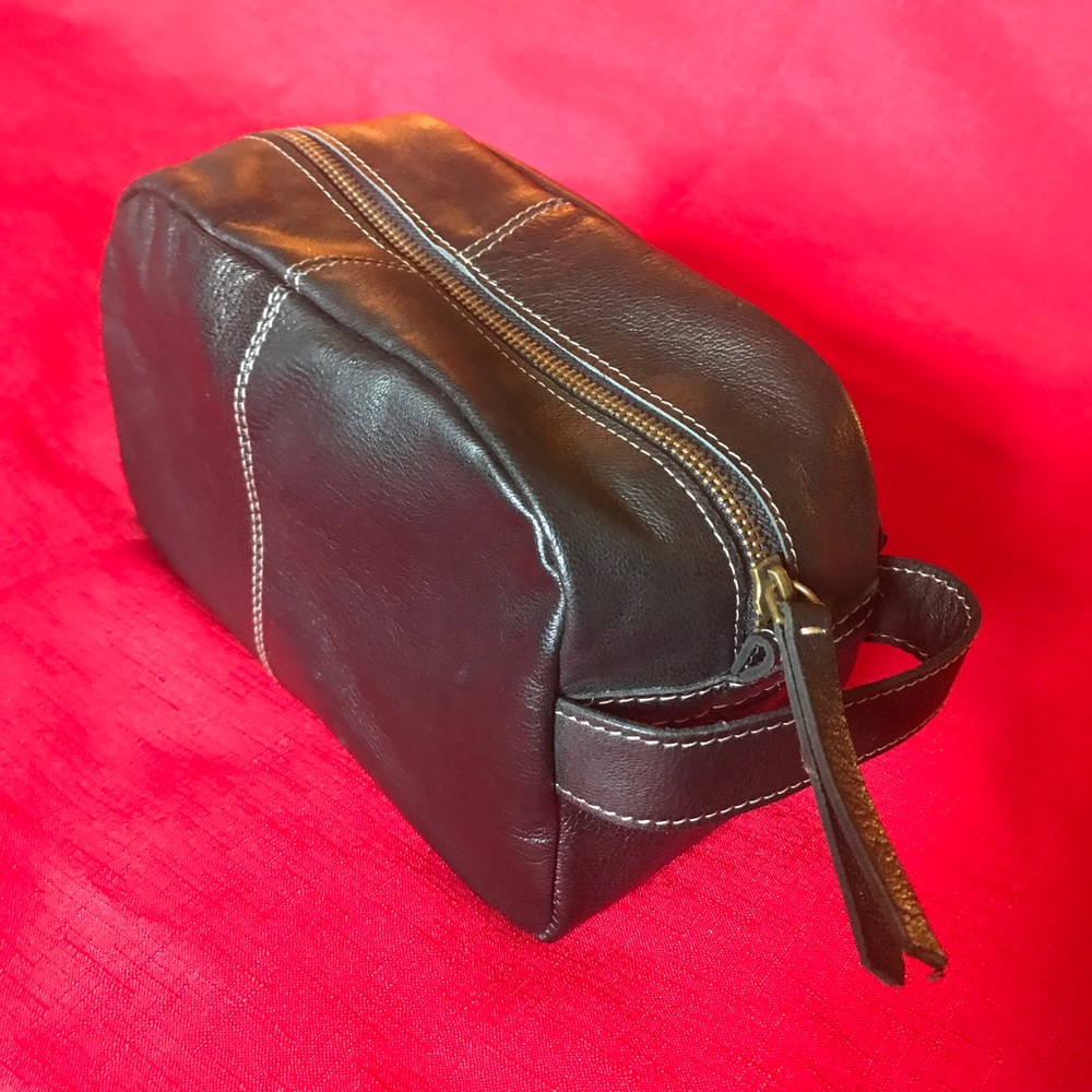 Genuine Leather Timberland leather travel kit NWT