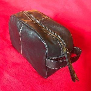 Genuine Leather Timberland leather travel kit NWT