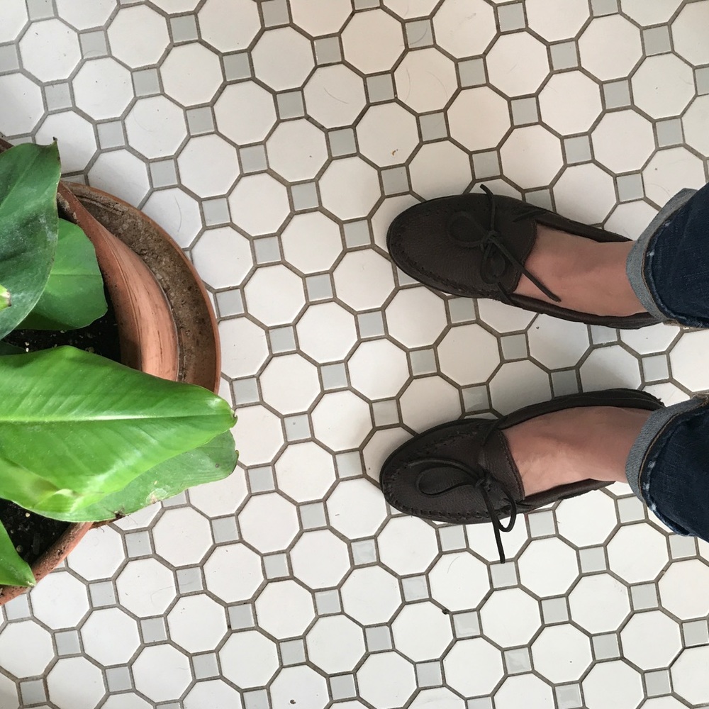 Minnetonka moccasins - size 8.5 - brown