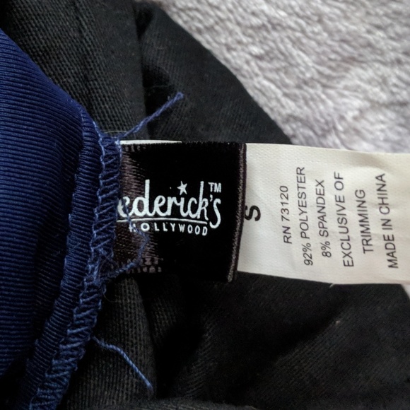 Fredricks of Hollywood Police Officer Costume - Picture 4 of 4