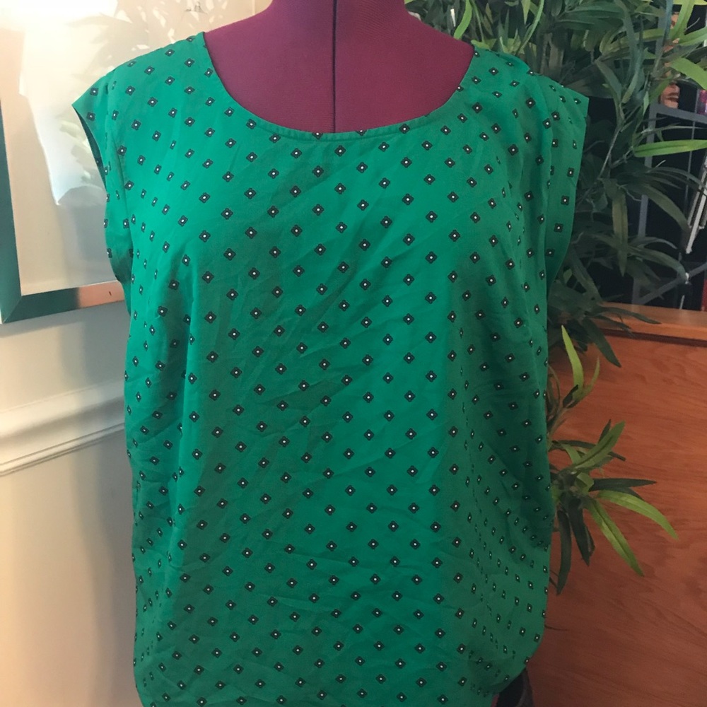 Patterned Top - Picture 2 of 3