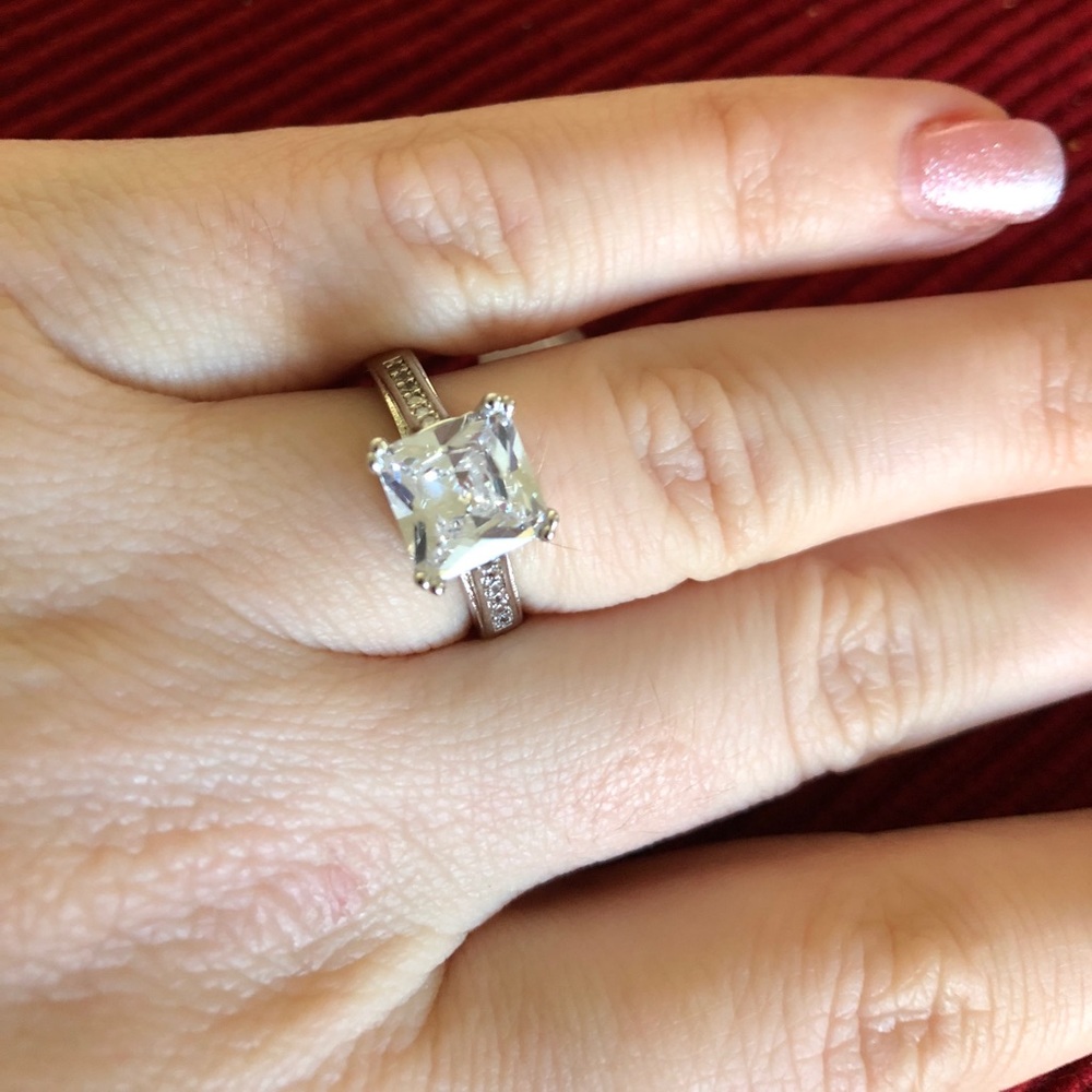 Gorgeous simulated diamond SS ring