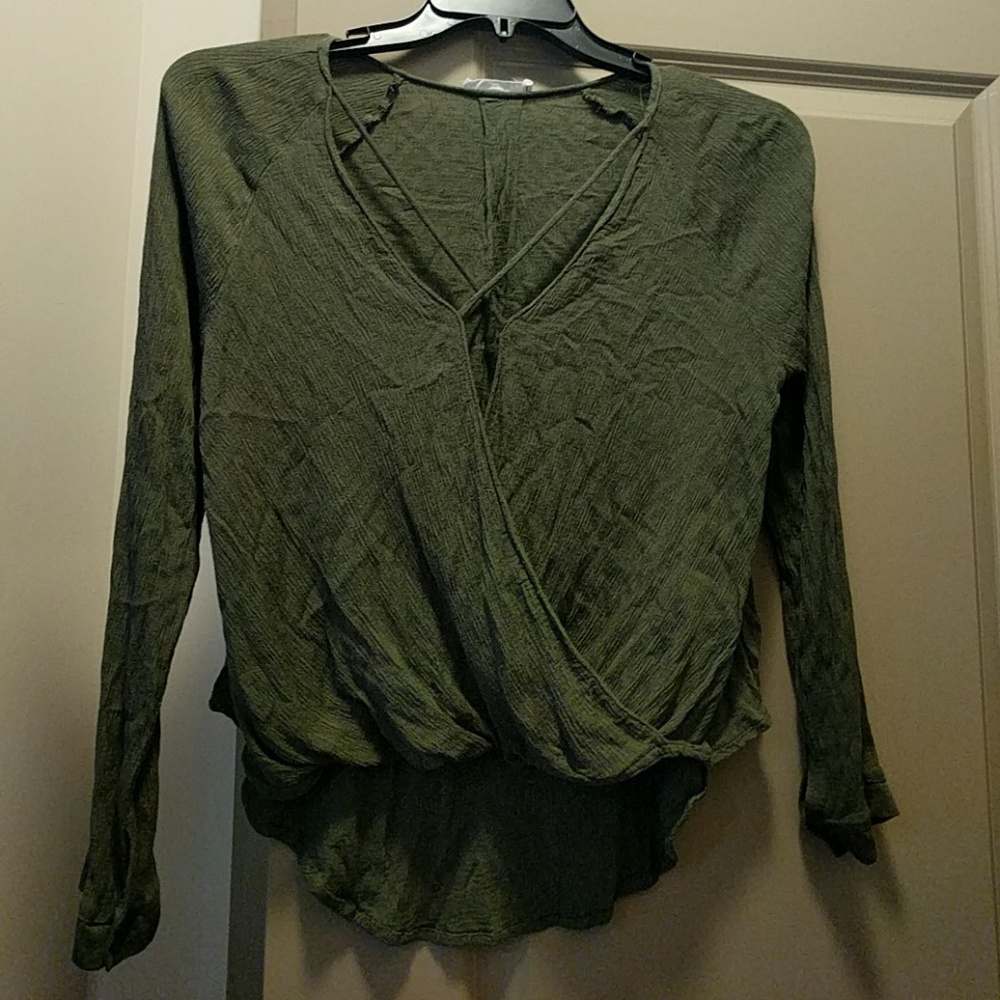Lush criss cross green shirt cropped