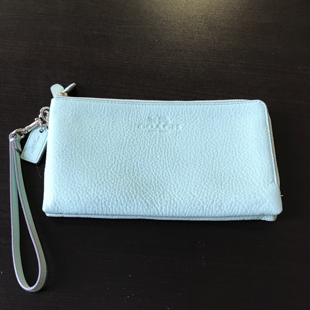 Grace Blue Coach