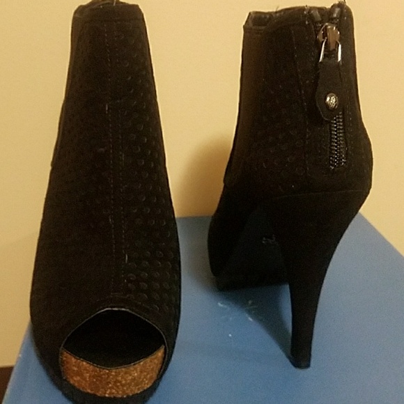 Simply Vera Vera Wang Open Toe Booties - Picture 2 of 8