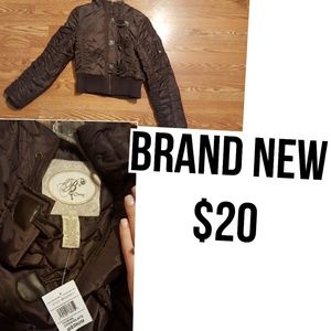 Bnwt brown puffer coat size small