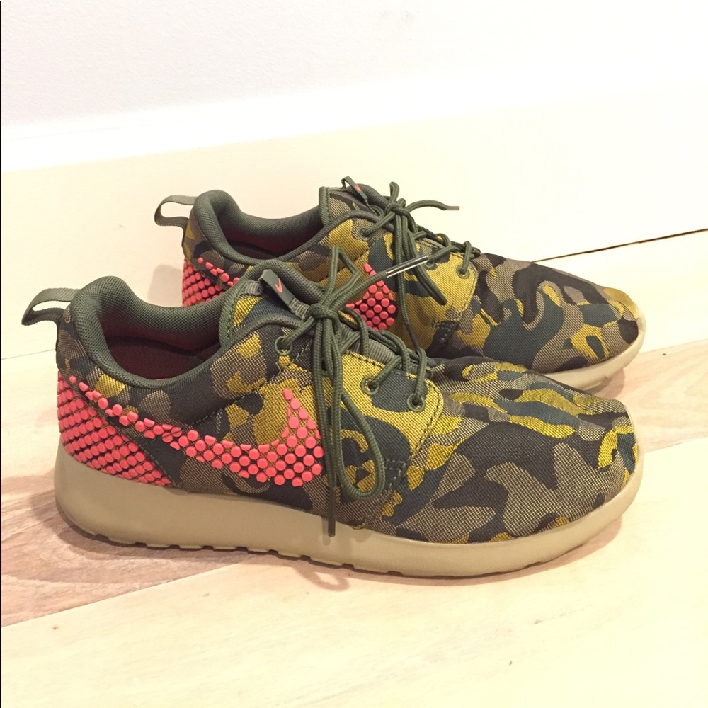 Nike Roshe One Premium Plus Camo Shoe sz 7