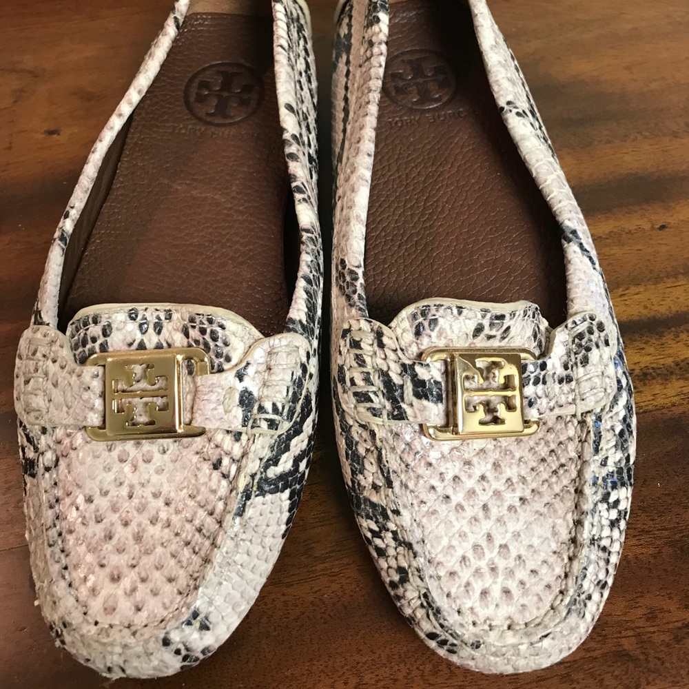Tory Burch Python moccasin Kendrick Driver - Picture 2 of 5