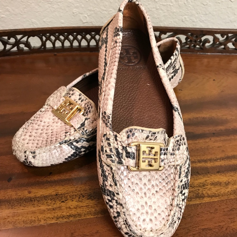 Tory Burch Python moccasin Kendrick Driver - Picture 3 of 5