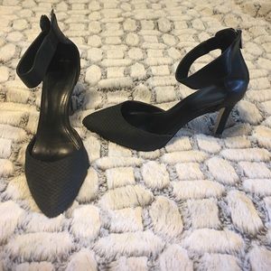 Calvin Klein. Size 7.5. Black heels.