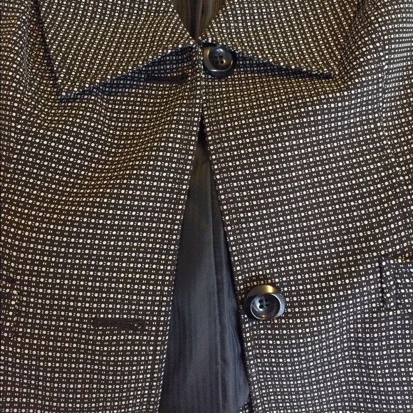 The Limited Short-Sleeve Blazer - Picture 3 of 4