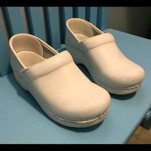 Used White Dansko XP Pro Clogs Size 37